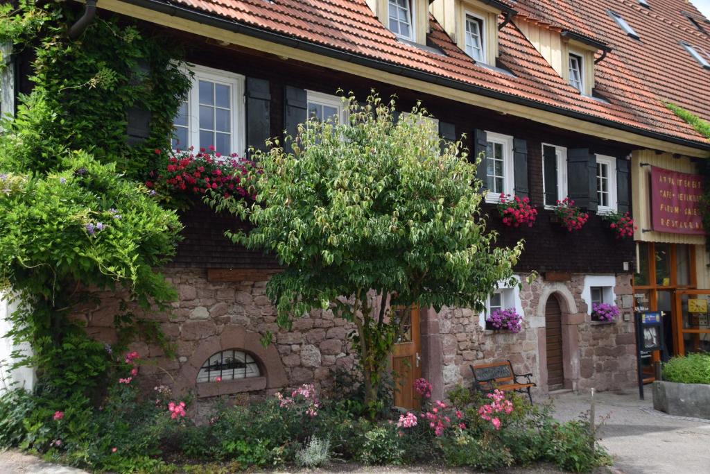 Hôtel Gutshof-Hotel Waldknechtshof Baiersbronner Strasse 4, 72270 Baiersbronn