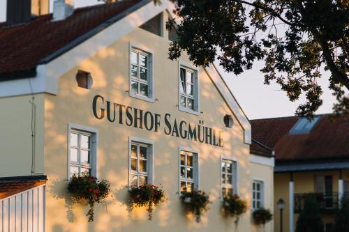 Hôtel Gutshof Sagmühle Am Golfplatz 1 Bad Griesbach im Rottal