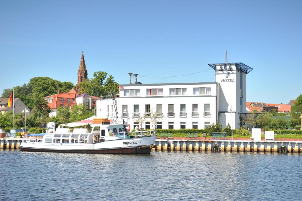 Hôtel HafenHotel PommernYacht Altes Bollwerk 1b, 17373 Ueckermünde