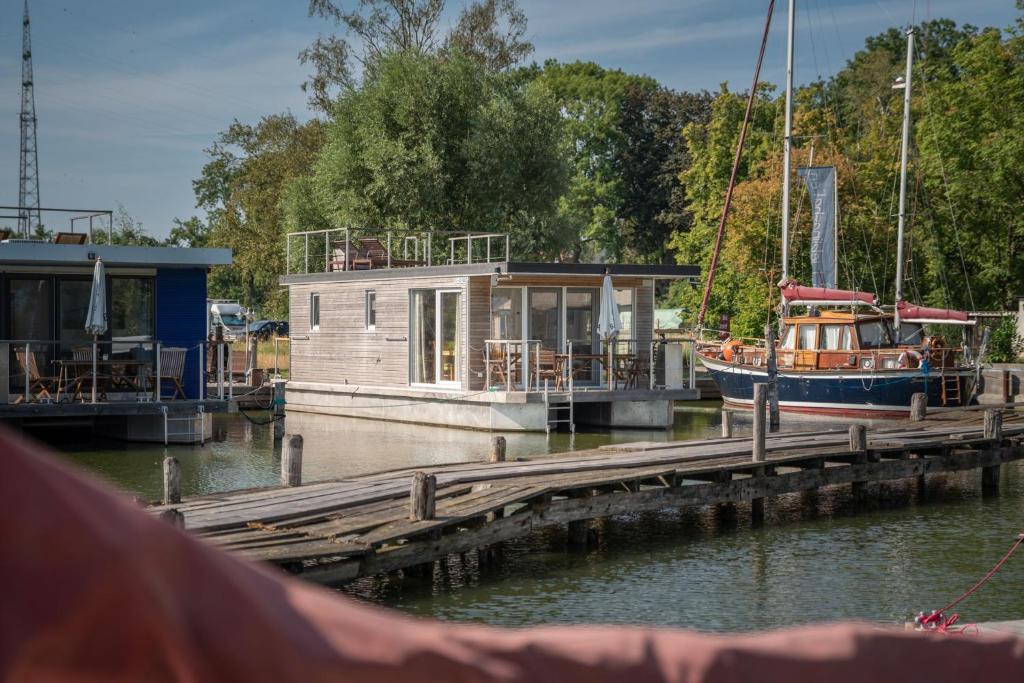 Bateau-hôtel Hafenresort Karnin Hausboot Glaukos Karnin 19, 17406 Karnin (Usedom)