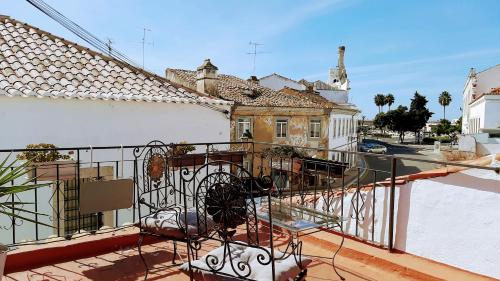 Maison de vacances Happy Terrace Downtown Tiny House 100% Portuguese Rua da Misericórdia 17 Faro