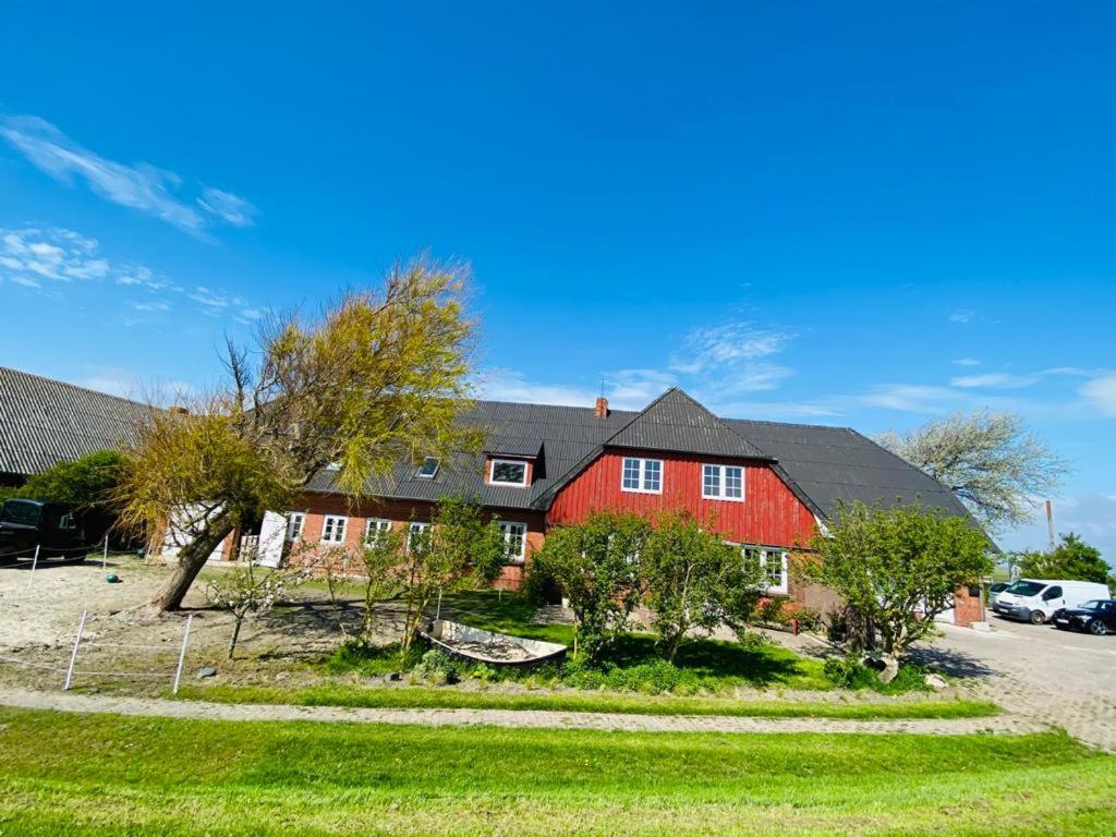 Appartements HaRe Ferienwohnungen Hunnenswarf 1, 25863 Langeneß