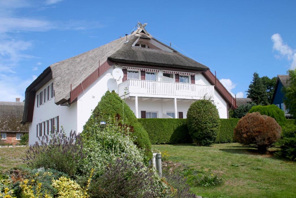 Appartements Haus am Bodden Boddenstraße 45a, 18586 Groß Zicker