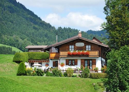 Appartements Haus am Gletscherfeld Weitseestraße 31 Reit im Winkl