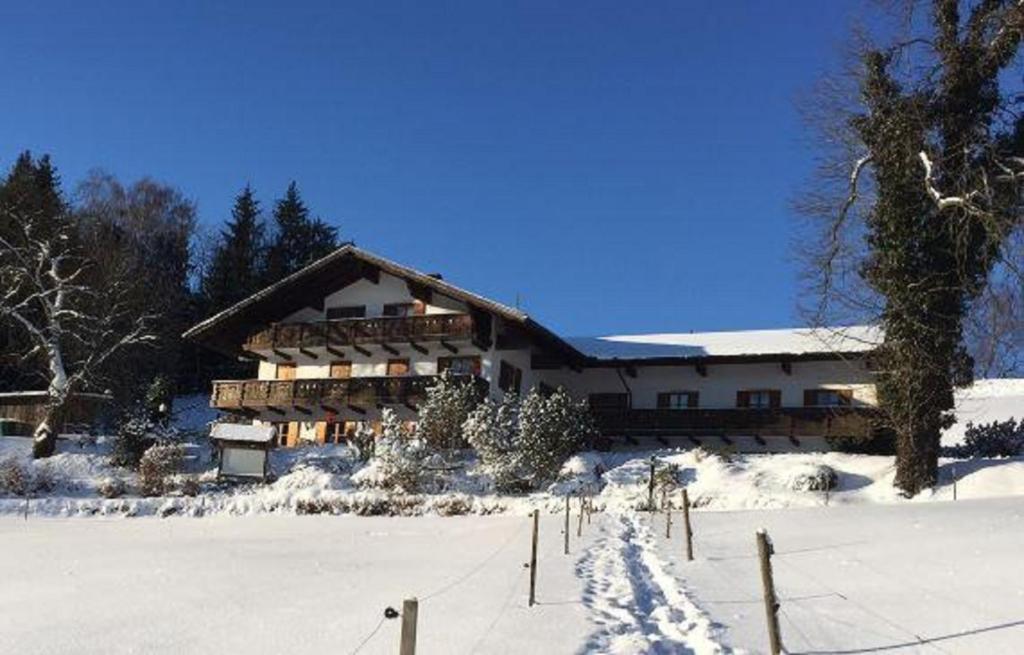 Appartements Haus am Osterbrünnl Osterbrünnlstraße 35, 94239 Ruhmannsfelden