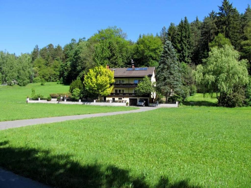 Appartements Haus am Wald Regenstein 9, 93444 Bad Kötzting