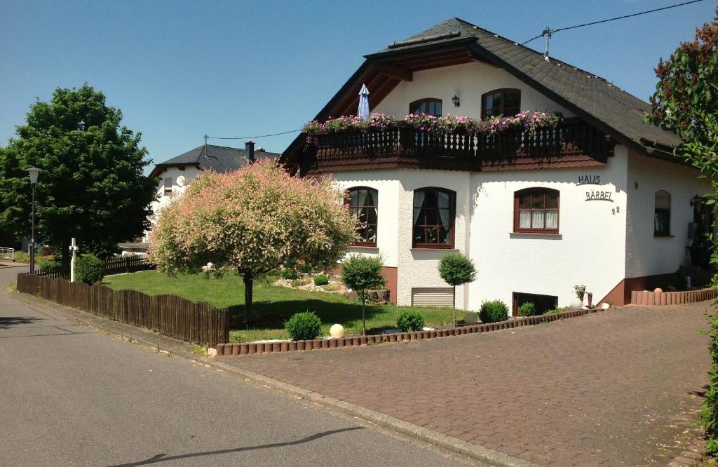 Appartements Haus Bärbel Auf der Köbs 22, 54413 Geisfeld
