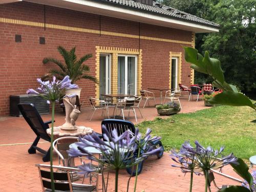 Maisons de vacances Haus Brückenkopf Ferienhäuser und Ferienwohnungen direkt am Wasser 1 Brandenburger Chaussee Ketzin/Havel