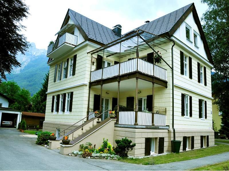 Appartements Haus Corona Frühlingsstraße 19, 83435 Bad Reichenhall