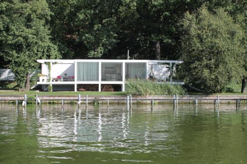 Bateau-hôtel Haus direkt am See Havelchaussee 141 Berlin