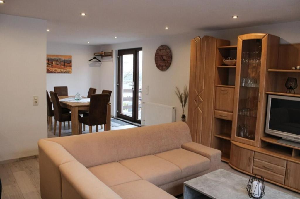Appartement Haus Herrloch 31 Ober den Gärten, 54411 Hermeskeil