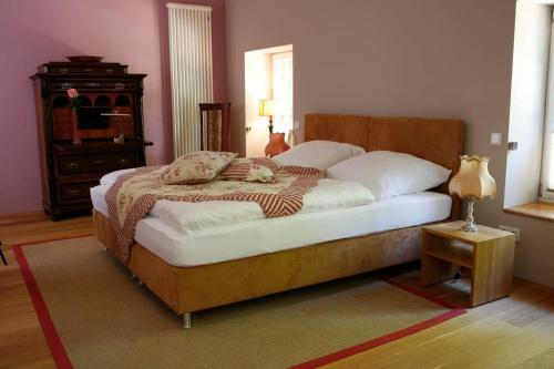 Appartement Haus Keppelborg: ZI Antonia mit Kirchplatzblick 3 Burg Heek
