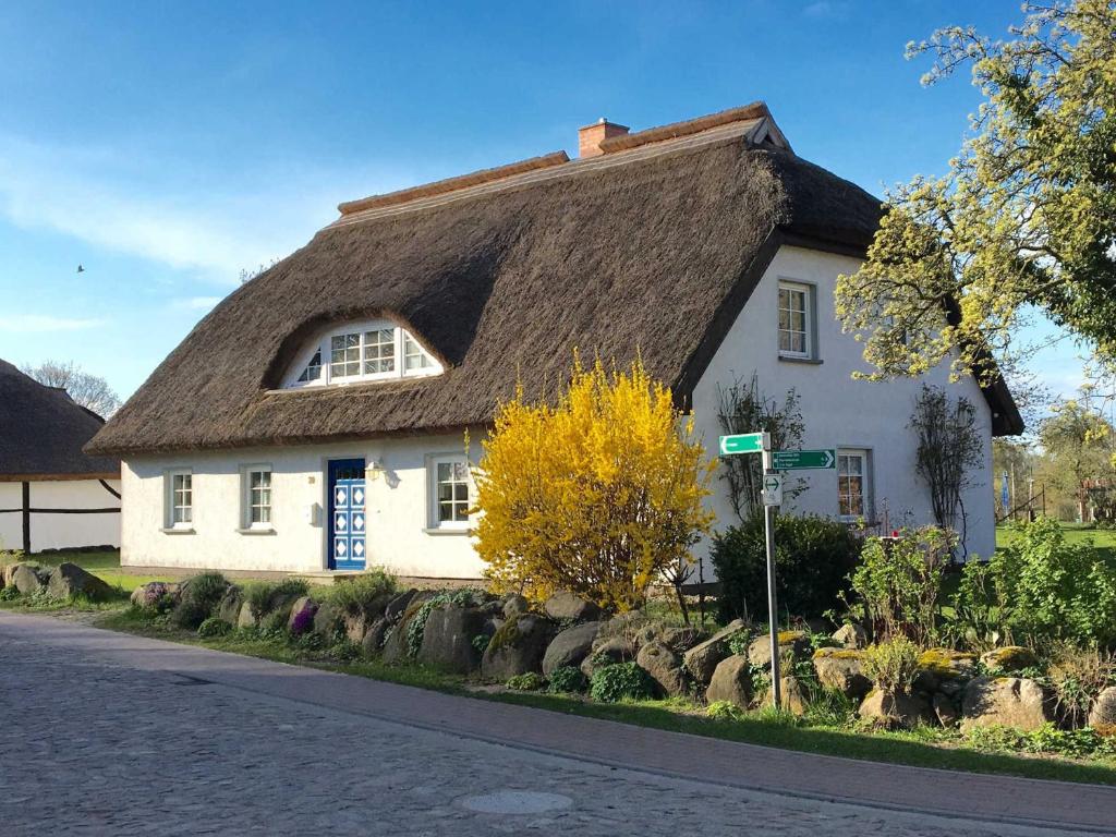 Séjour à la campagne Haus Ketzenberg 1 _Luett Moeoev_ Boddenstraße 20, 18586 Groß Zicker