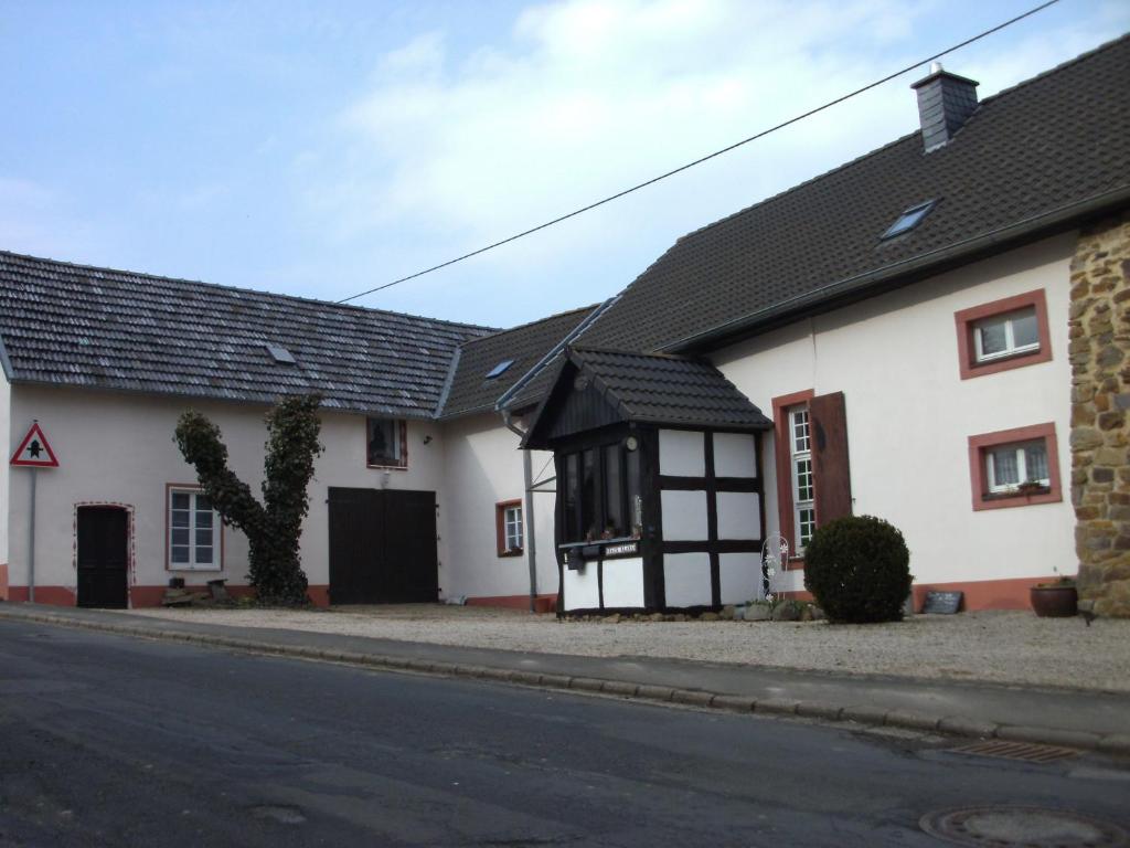 Maison d'hôtes Haus Klara Dorfstraße 26, 56769 Mannebach