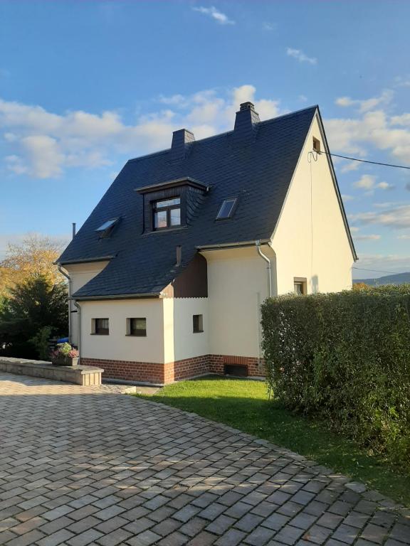 Maison de vacances Haus mit Ausblick Neue Straße 8, 08112 Wilkau-Haßlau