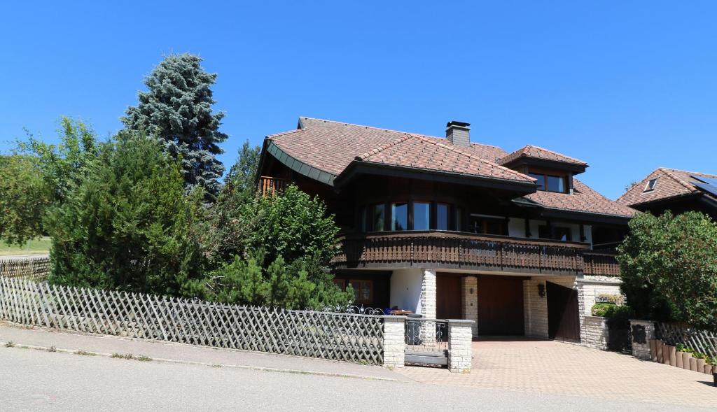 Appartement Haus Panoramablick - Fewo Alpensicht, 4 Schlafzimmer, Höchenschwand Bergstraße 1, 79862 Höchenschwand