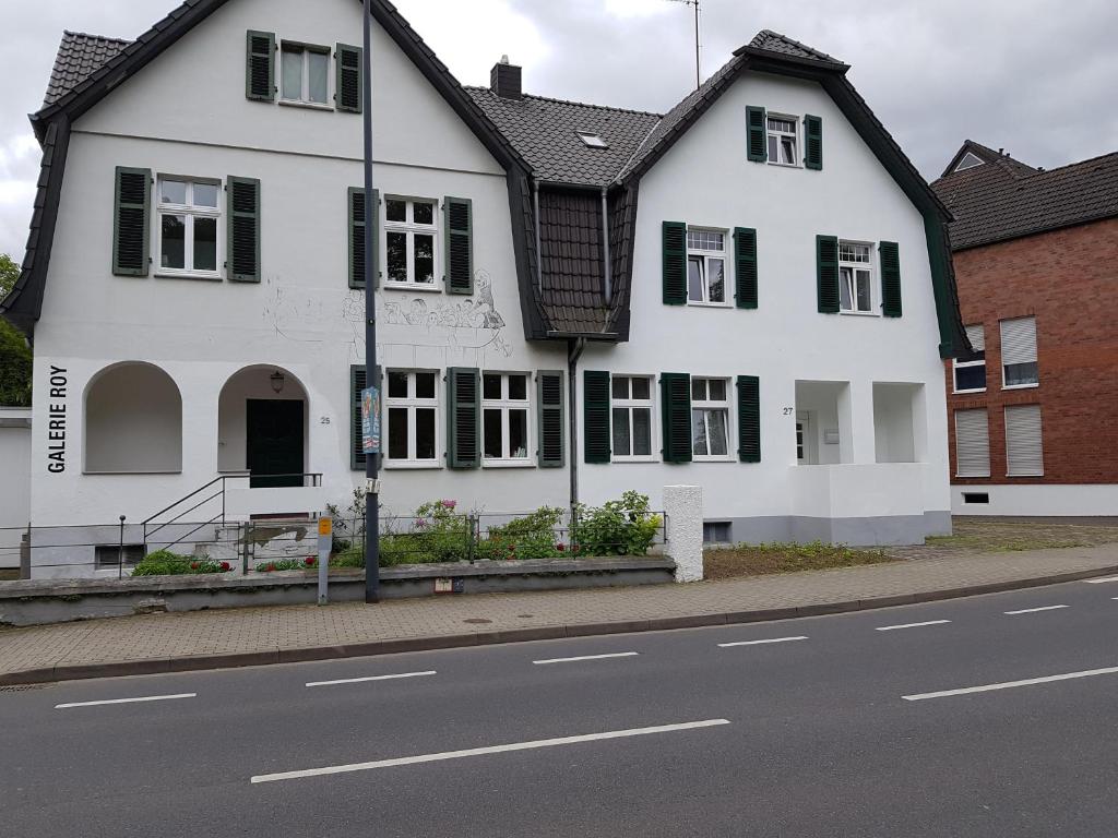 Appartements Haus Roy Nideggener Straße 27, 53909 Zülpich