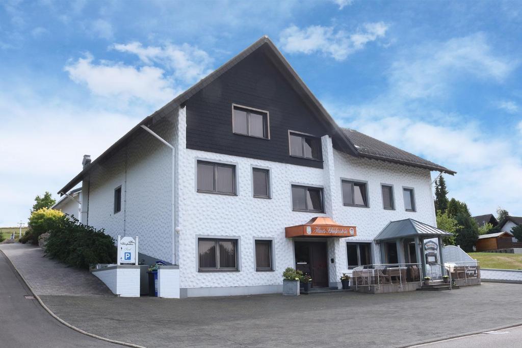 Hôtel Haus Schieferstein 32 Rennpfad, 53949 Dahlem