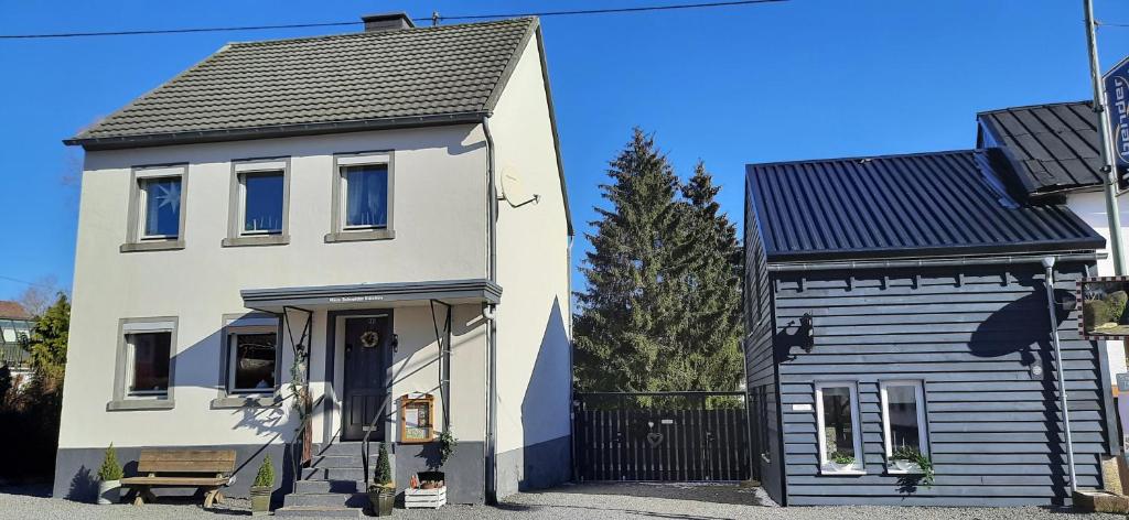 Maison de vacances Haus Schneider Kätchen Hauptstrasse 23, 54570 Deudesfeld