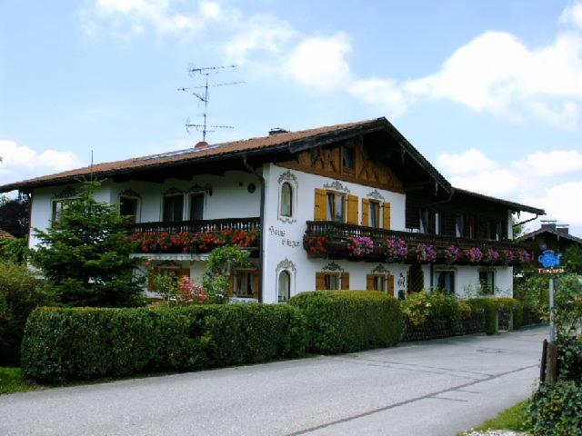 Appartements Haus Singer Kohlbachstraße 5, 83075 Bad Feilnbach