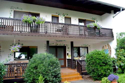 Appartements Haus Sonnenschein Bergtorweg 3 Mespelbrunn