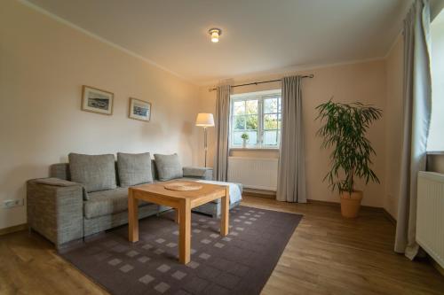 Haus Stoertebeker Appartements - Hotel Garni, Seebad Lubmin Lubmin allemagne