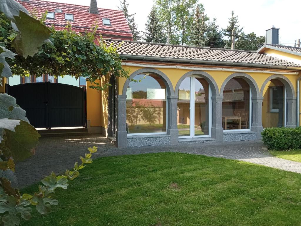 Maison de vacances Haus Toskana, Kleines Ferienhaus im Toskanagarten Gartenstraße 1, 99518 Bad Sulza, 99518 Bad Sulza