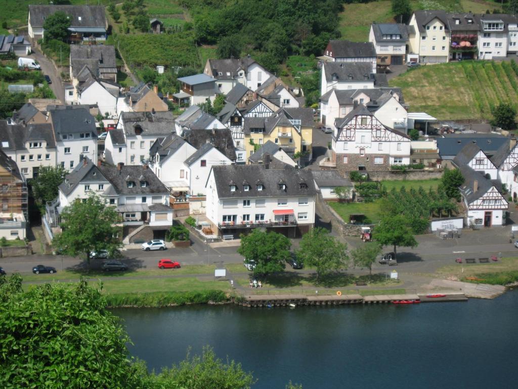 Maisons de vacances Haus Waldeck Boos von Waldeckhof 3, 56856 Zell