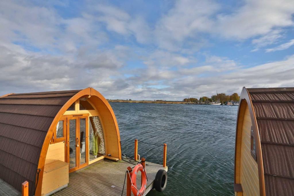 Bateau-hôtel Hausboot Captain Hook Zum Höft 28, 18586 Gager