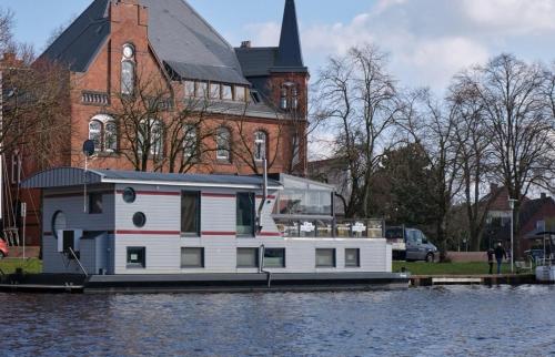 Bateau-hôtel Hausboot Die Leseinsel Am Delft Emden