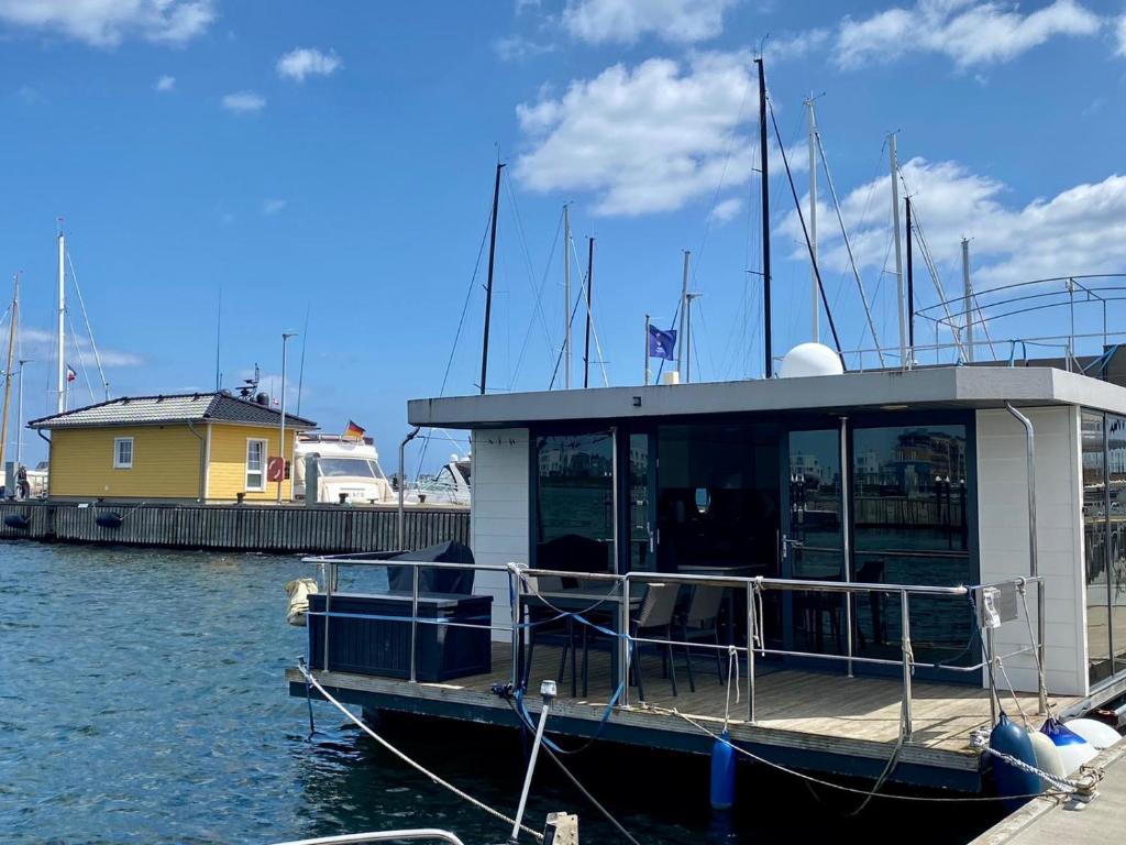 Appartement Hausboot Ferienhaus Captains Boat Hafenpromenade, 24376 Kappeln