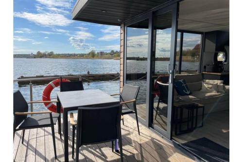 Bateau-hôtel Hausboot Fjord Ankerplatz mit Biosauna in Schleswig 5 Am Hafen Schleswig