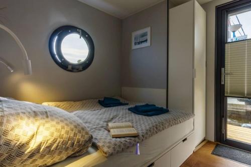 Bateau-hôtel Hausboot Fjord Polaris mit Biosauna in Barth 28 Hafenstraße Barth