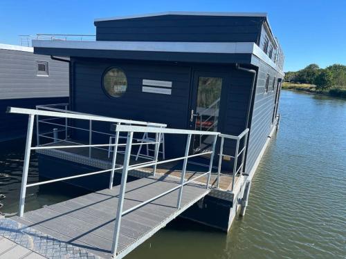 Hausboot Fritz im Wangermeer Wangerland allemagne