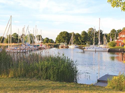 Bateau-hôtel Hausboot Ueckermuende Typ FLOATING Zum Strand, Lagunenstadt Ueckermünde