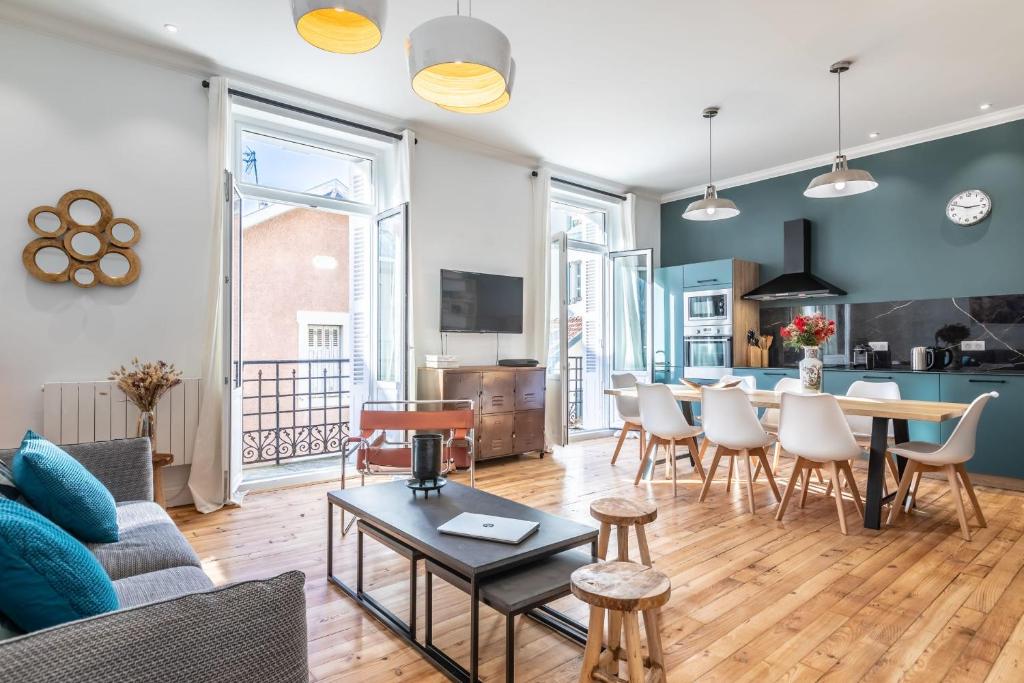 Appartement Haussman -Elegant 2 bedrooms flat in the heart of Biarritz- Parking 5 rue du centre, 64200 Biarritz