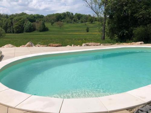 Havre de paix dans le Jura Alsacien avec piscine privée externe de mai à septembre Bendorf france