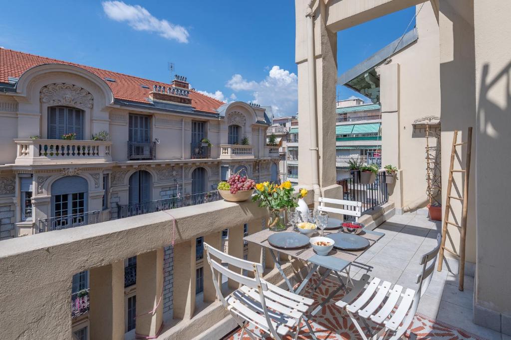 Appartement Heart of Nice, Authentic Niçois charm, terrace. 20 Rue Miollis, 06000 Nice