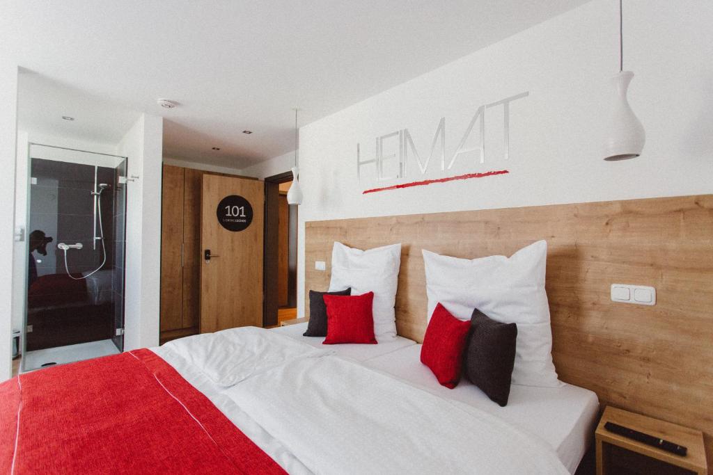 Appartements HEIMAT | Hotel & Boarding House 19 Bahnhofstraße, 84048 Mainburg