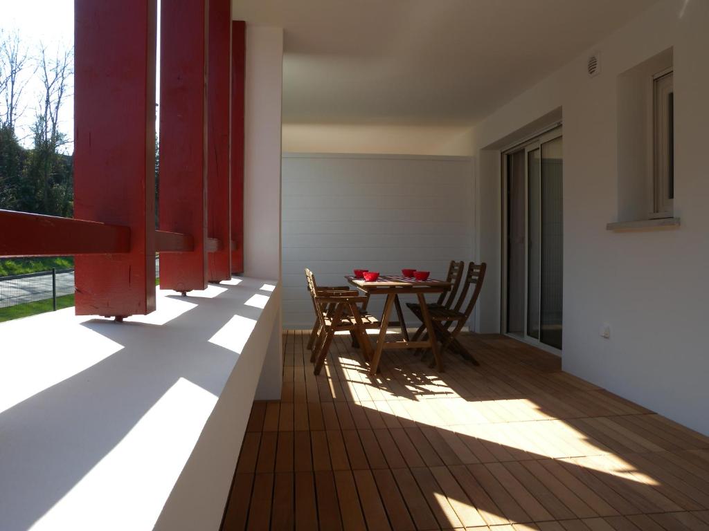 Appartement HENDAYE- T2 3*-Wifi-350m plage-terrasse-garage app. 12 13 Rue de Pohotenia, 64700 Hendaye
