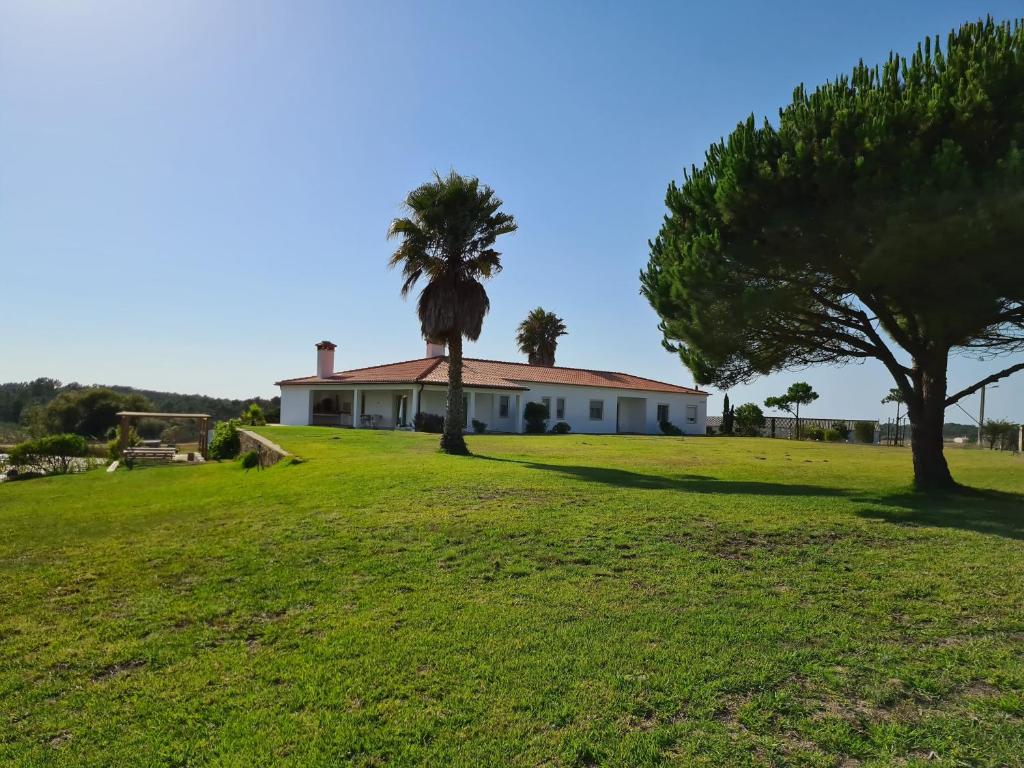 Maisons de vacances Herdade da Vagem Rua Praia Vale dos Homens, 8670-440 Rogil