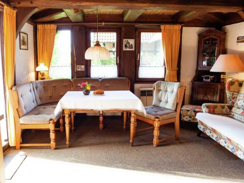 Maison de vacances Heritage Holiday Home In Wienhausen near River  Langlingen