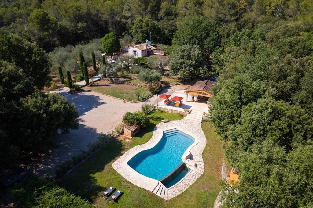 Villa Hidden Gem within a peaceful olive orchard, large oak forest 849 Chemin des Lauvières, 06530 Saint-Cézaire-sur-Siagne