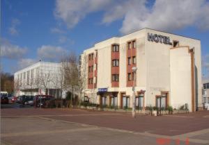 Hôtel Hipotel Paris Marne La Vallée 3, Place Gaston Deferre - Cours Des Roches Noisiel