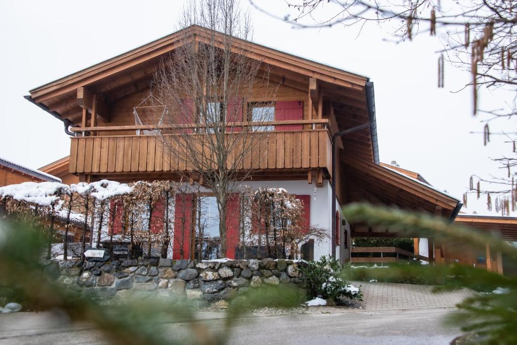 Maison de vacances Hirsch Chalet #Sauna Via Claudia 30/Haus 60, 86983 Lechbruck am See