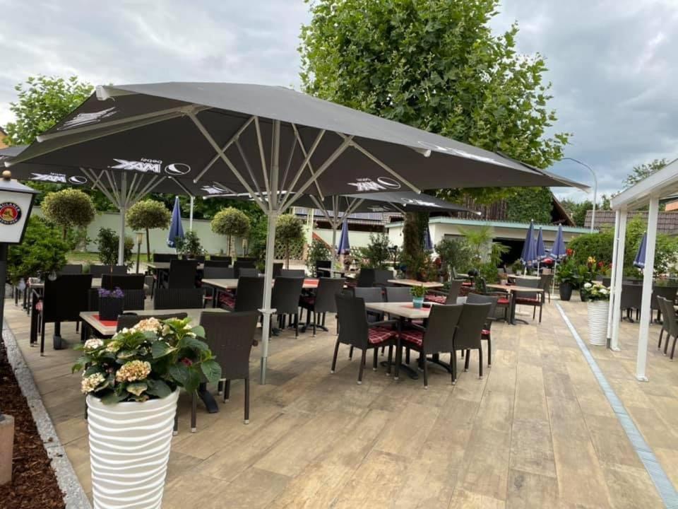 Appartements Hirschen Apartments Hauptstrasse 33, 79276 Reute
