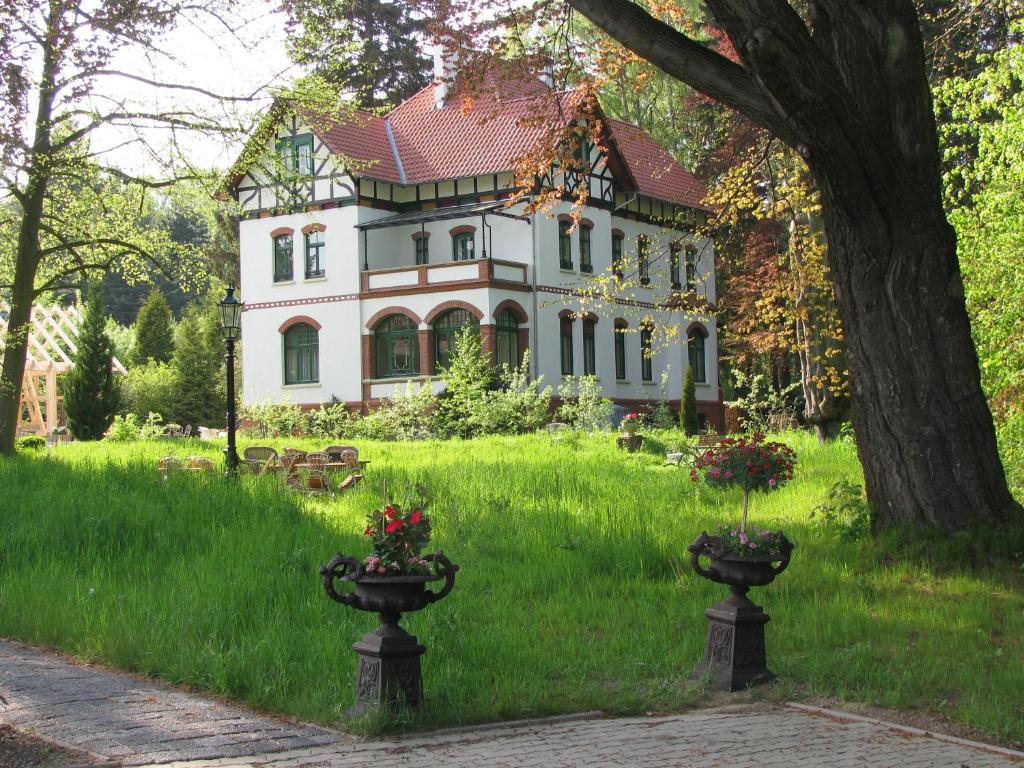 B&B / Chambre d'hôtes Historische Pension Villa Uhlenhorst Am Eichberg 9, 38855 Wernigerode