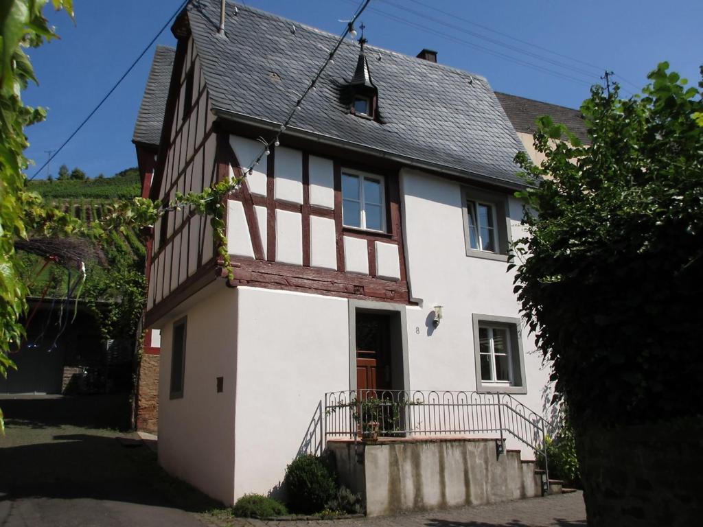 Maison de vacances Historisches Ferienhaus Abteistraße Abteistraße 8, 56820 Mesenich