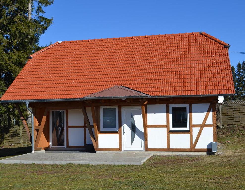 Maison de vacances HM - Ferienhaus 1 Deluxe Krombachtalsperre Westerwald exklusive Reinigung 75euro und NK Campingplatz Krombachtalsperre, 35759 Driedorf