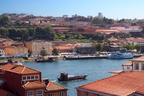 HM - Infante Riverside Apartment R Porto portugal